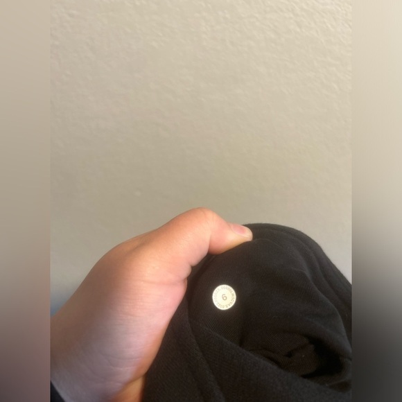 Lululemon scuba joggers black - Picture 5 of 5